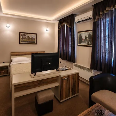 Semberski Salas Intergaj بييلينا