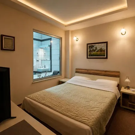 فندق Semberski Salas Intergaj *