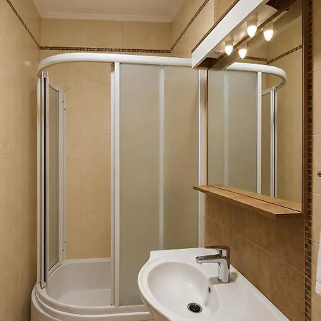 Semberski Salas Intergaj Hotel *