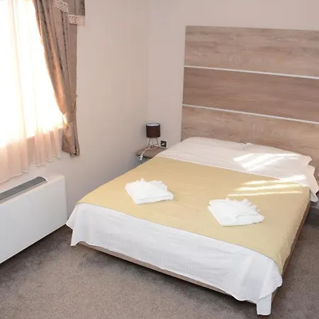 Semberski Salas Intergaj Hotel ホテル