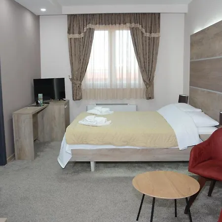 Semberski Salas Intergaj Hotel ホテル ビイェリナ