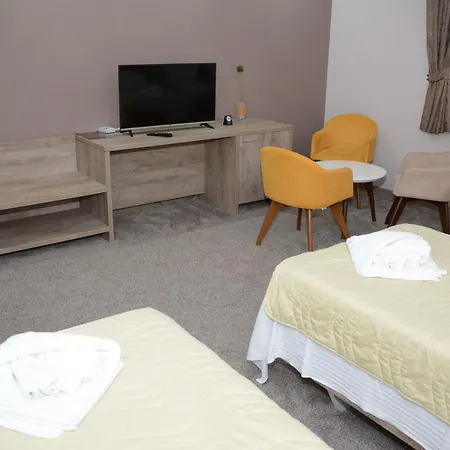 ホテル Semberski Salas Intergaj Hotel