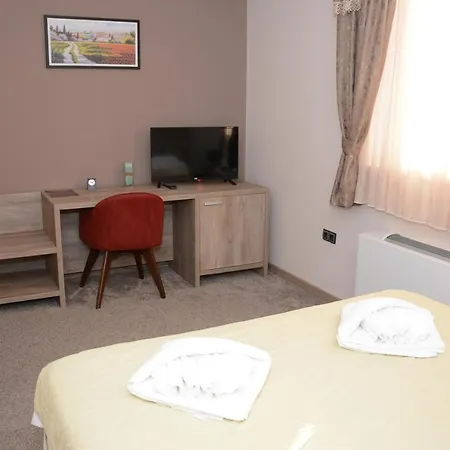 Semberski Salas Intergaj Hotel ホテル ビイェリナ