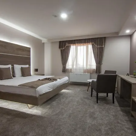 Semberski Salas Intergaj Hotel *