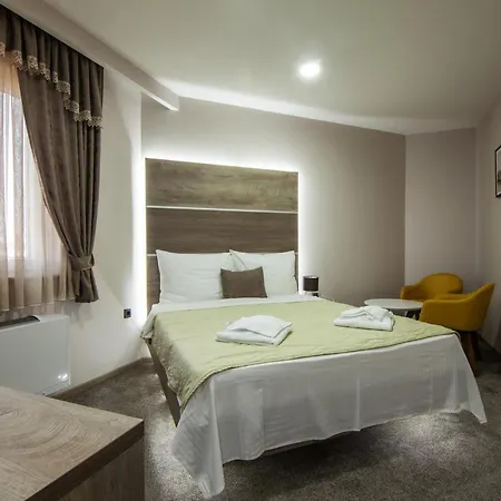 ホテル Semberski Salas Intergaj Hotel